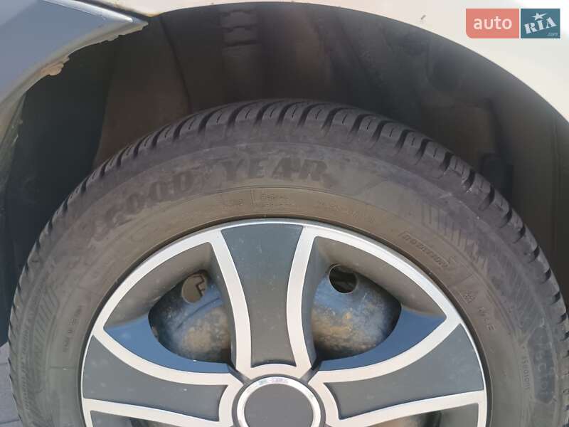 Седан Dacia Logan 2007 в Києві фото 17 Седан Dacia Logan 2007 в Києві