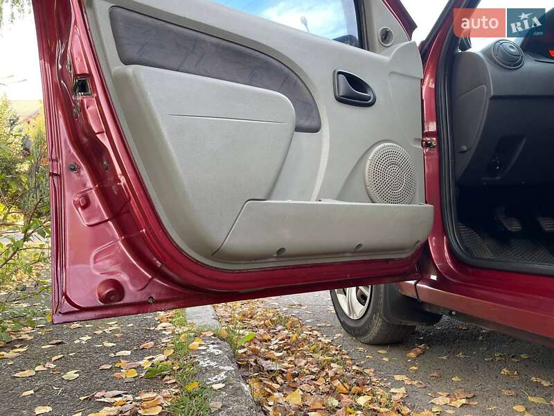 Седан Dacia Logan 2006 в Ивано-Франковске