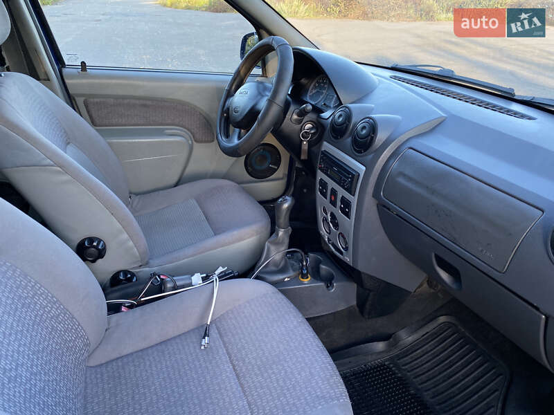 Седан Dacia Logan 2007 в Ізяславі