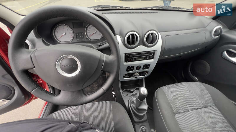 Седан Dacia Logan 2009 в Києві