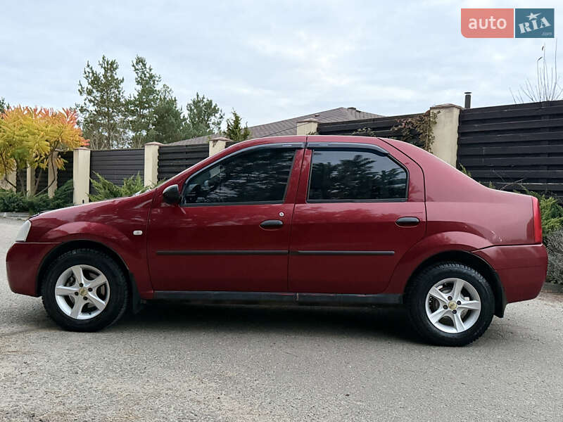 Седан Dacia Logan 2006 в Киеве фото 3 Седан Dacia Logan 2006 в Киеве