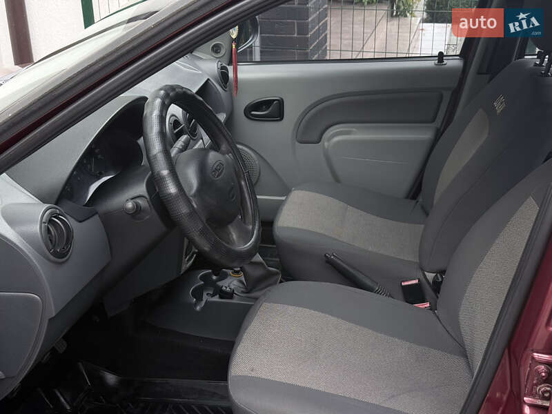 Седан Dacia Logan 2006 в Киеве фото 8 Седан Dacia Logan 2006 в Киеве