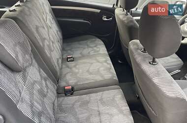 Седан Dacia Logan 2011 в 