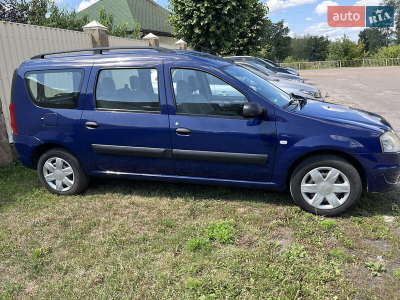 Седан Dacia Logan 2009 в Ахтырке