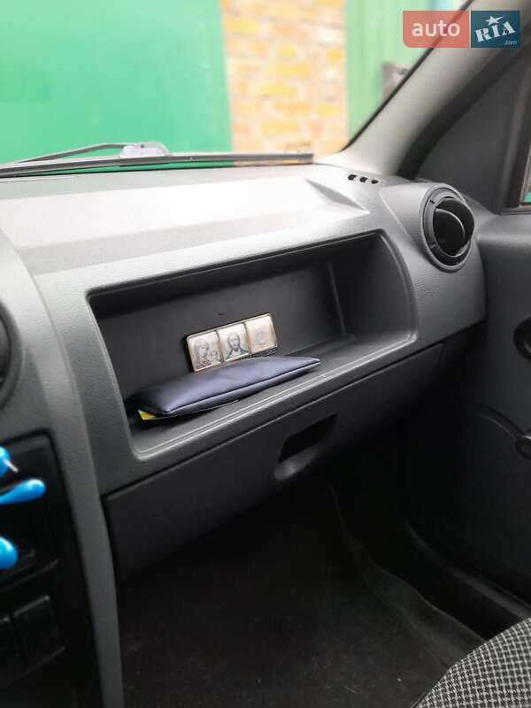 Седан Dacia Logan 2008 в Ромнах фото 4 Седан Dacia Logan 2008 в Ромнах
