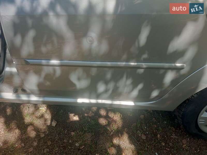 Седан Dacia Logan 2007 в Киеве фото 9 Седан Dacia Logan 2007 в Киеве