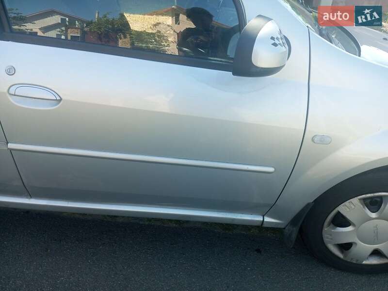 Седан Dacia Logan 2007 в Киеве фото 13 Седан Dacia Logan 2007 в Киеве