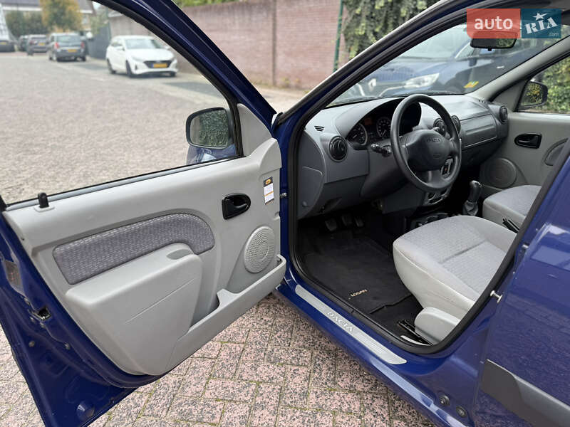 Седан Dacia Logan 2008 в Ровно