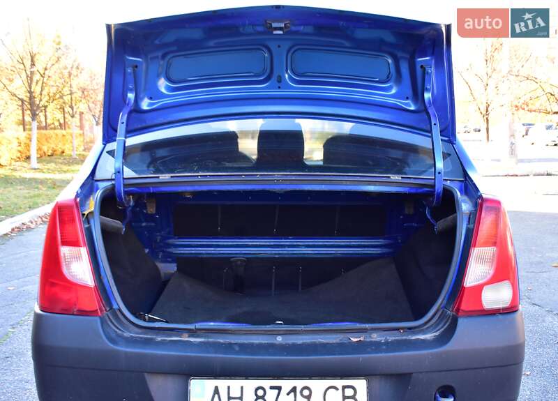 Седан Dacia Logan 2006 в Киеве