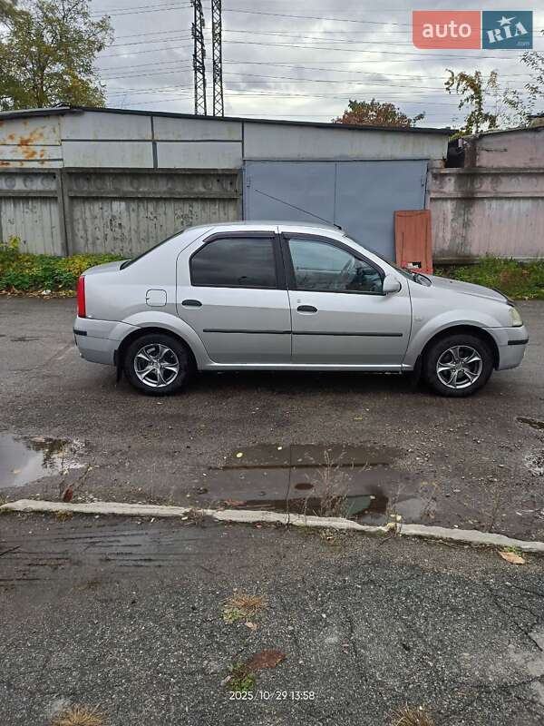 Седан Dacia Logan 2008 в Киеве