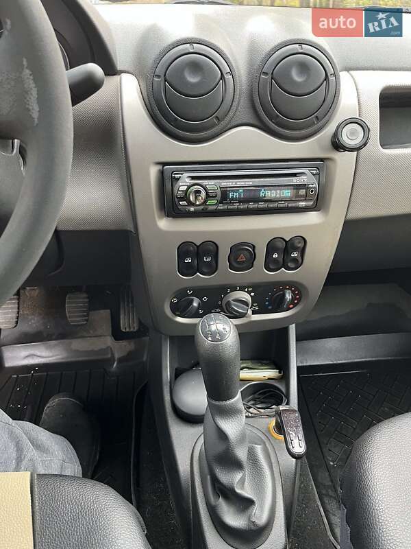 Седан Dacia Logan 2008 в Сумах