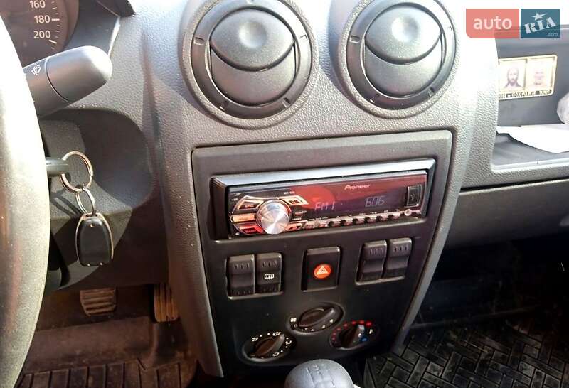 Седан Dacia Logan 2006 в Житомире фото 25 Седан Dacia Logan 2006 в Житомире