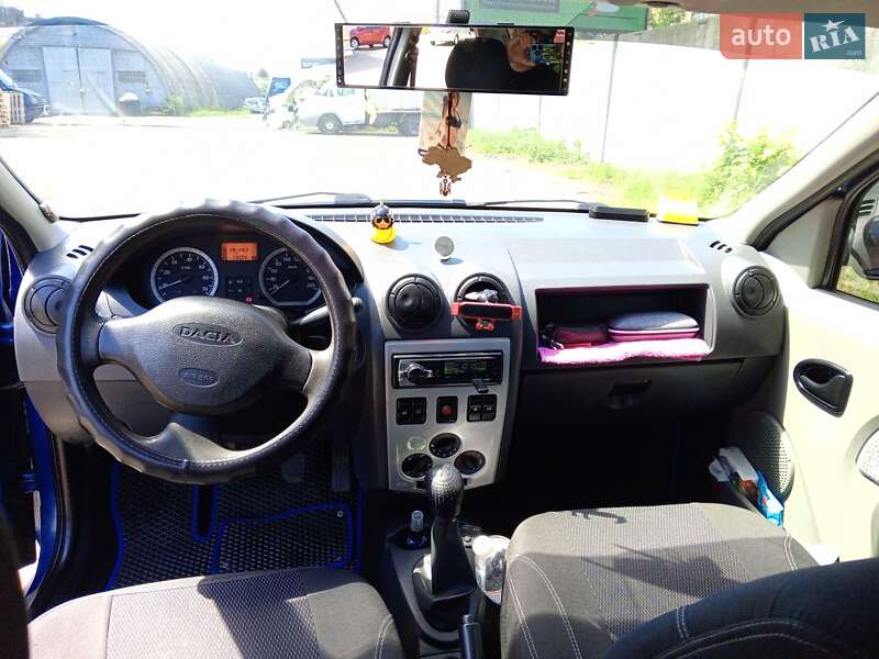 Седан Dacia Logan 2006 в Киеве