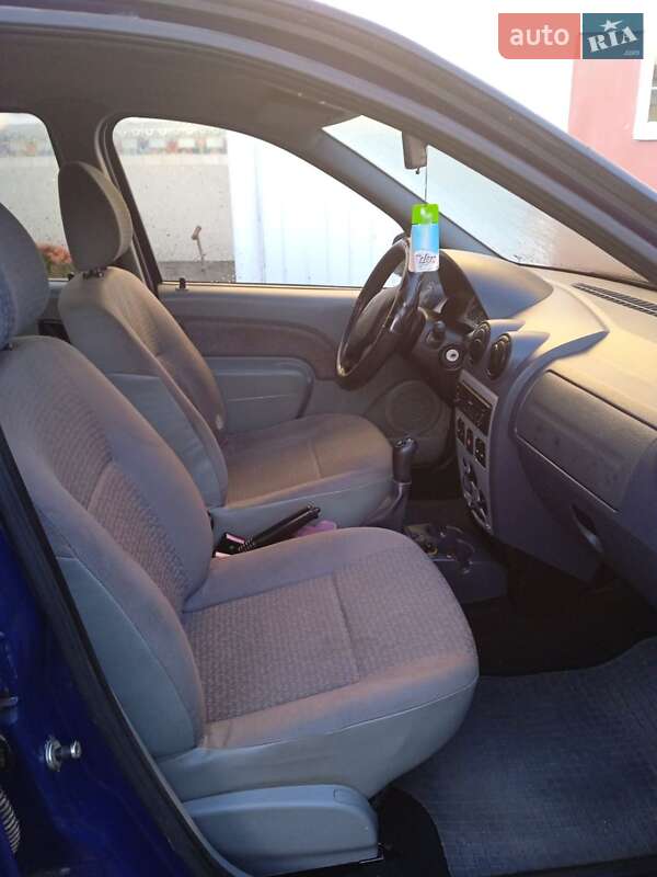 Седан Dacia Logan 2007 в Белогорье