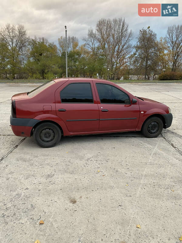 Седан Dacia Logan 2006 в Каневі