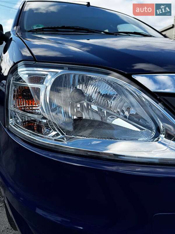 Седан Dacia Logan 2009 в Луцке