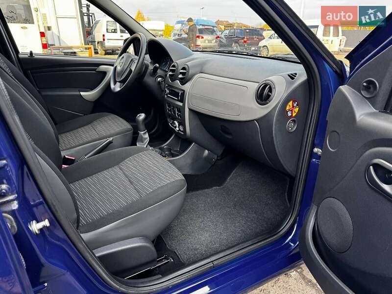 Седан Dacia Logan 2009 в Луцке