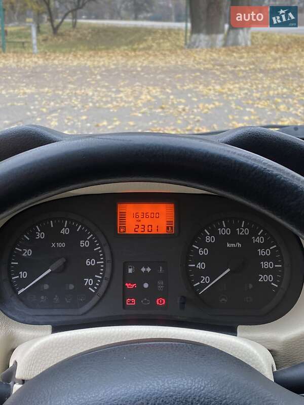 Седан Dacia Logan 2006 в Козельце