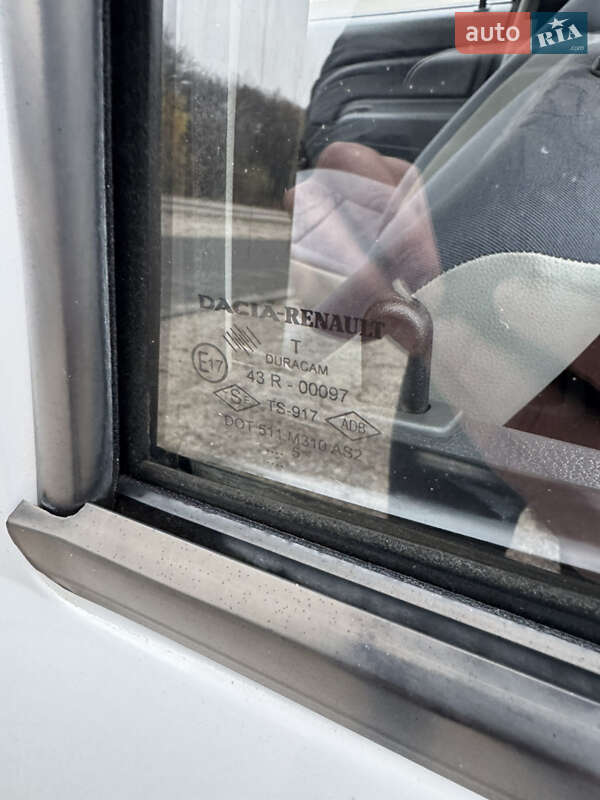 Седан Dacia Logan 2005 в Дніпрі
