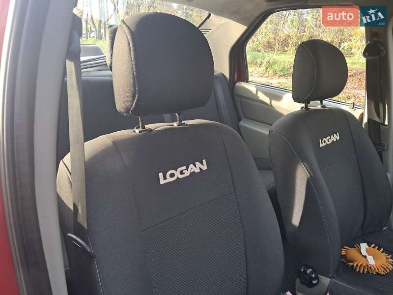 Седан Dacia Logan 2008 в Черновцах