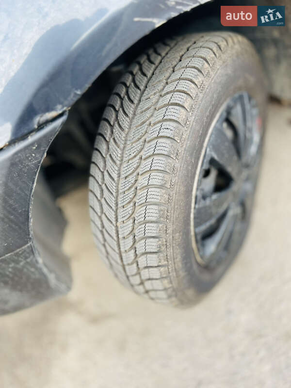 Седан Dacia Logan 2007 в Переяславі