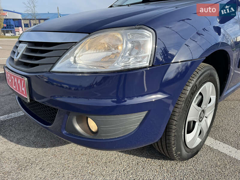 Седан Dacia Logan 2009 в Киеве