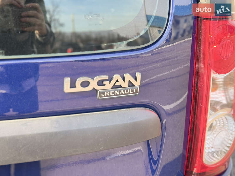 Седан Dacia Logan 2009 в Киеве