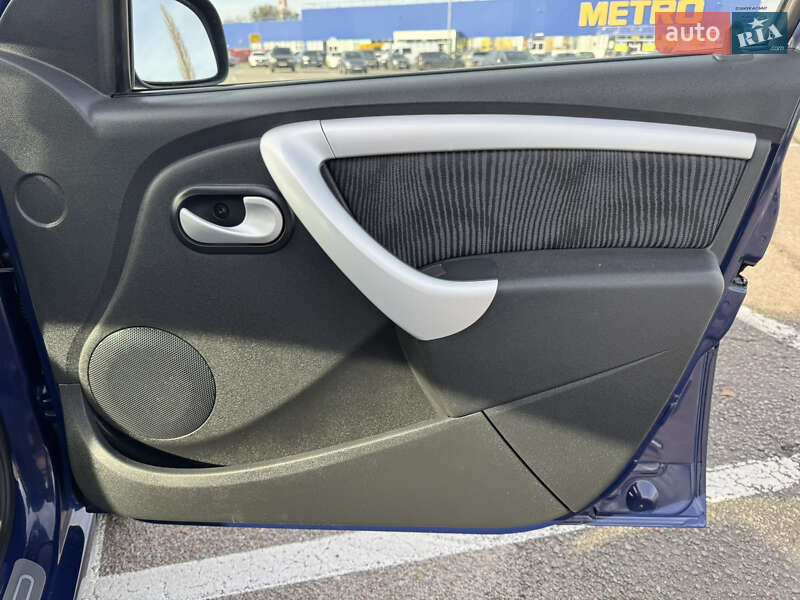 Седан Dacia Logan 2009 в Киеве