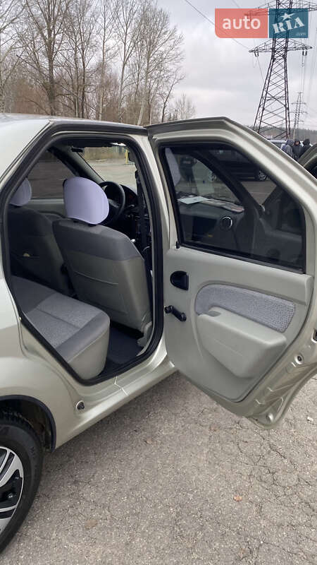 Седан Dacia Logan 2005 в Харькове фото 8 Седан Dacia Logan 2005 в Харькове