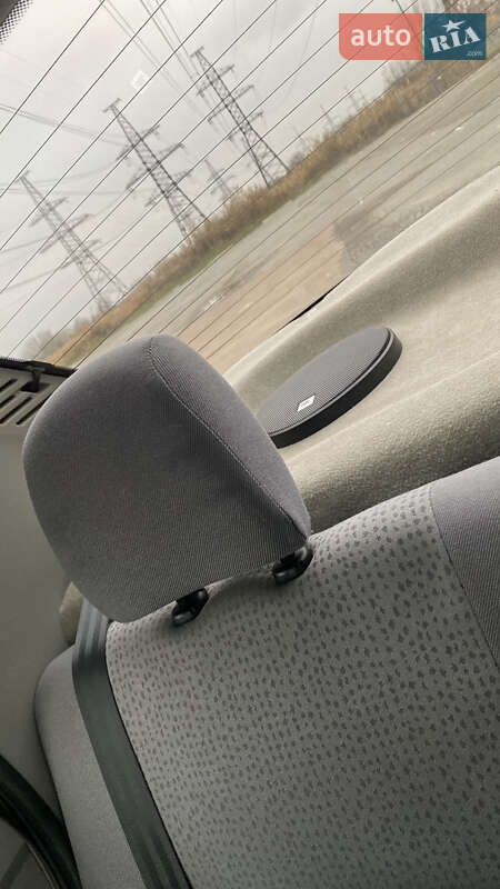 Седан Dacia Logan 2005 в Харькове фото 29 Седан Dacia Logan 2005 в Харькове