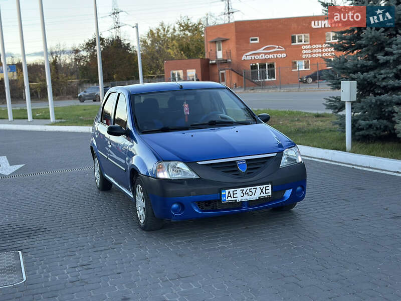 Седан Dacia Logan 2006 в Днепре