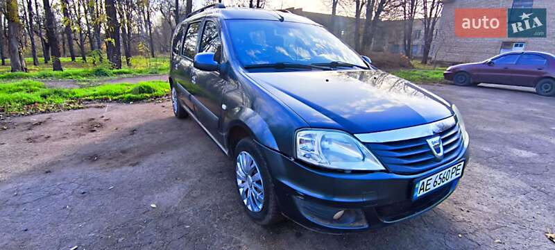 Седан Dacia Logan 2012 в Кривом Роге