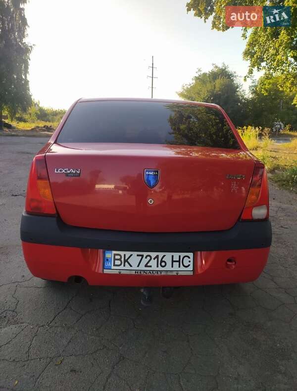 Седан Dacia Logan 2006 в Остроге