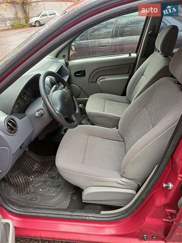 Седан Dacia Logan 2008 в Українці
