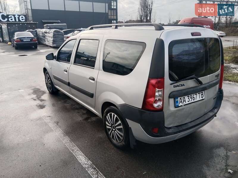 Седан Dacia Logan 2008 в Киеве