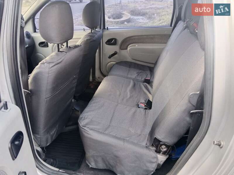 Седан Dacia Logan 2008 в Киеве