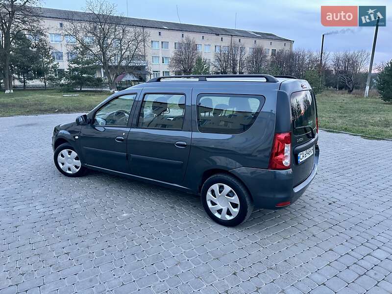 Седан Dacia Logan 2009 в Теплике