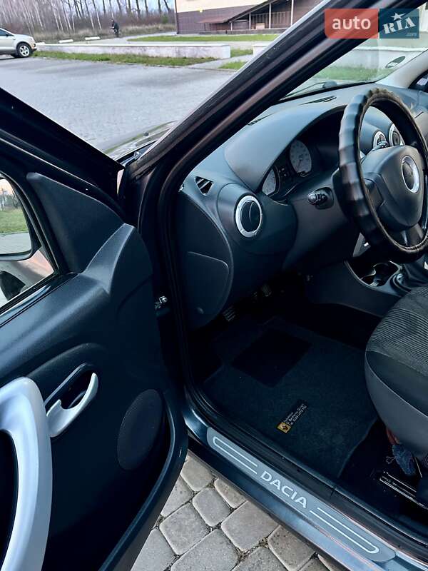 Седан Dacia Logan 2009 в Теплике