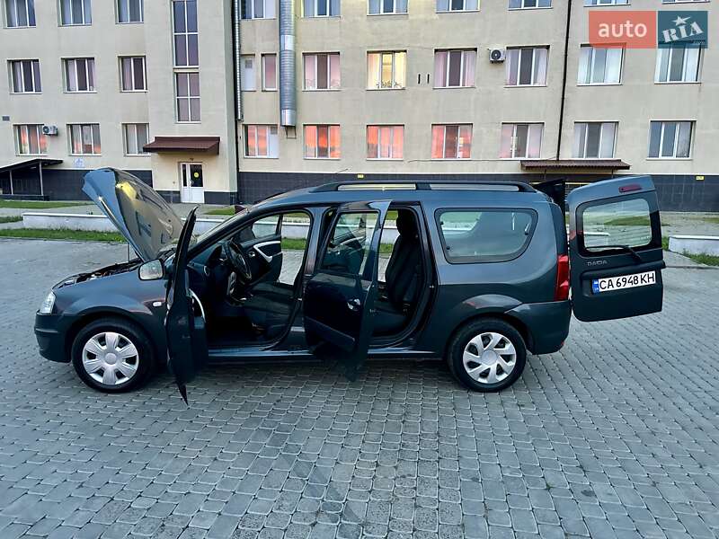 Седан Dacia Logan 2009 в Теплике