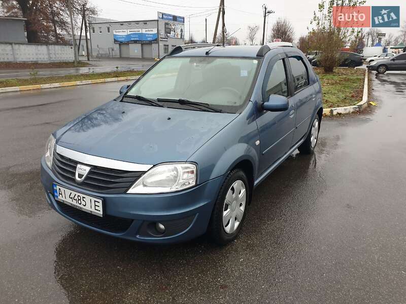 Седан Dacia Logan 2008 в Бучі