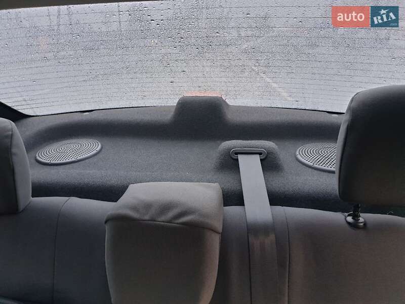 Седан Dacia Logan 2008 в Бучі