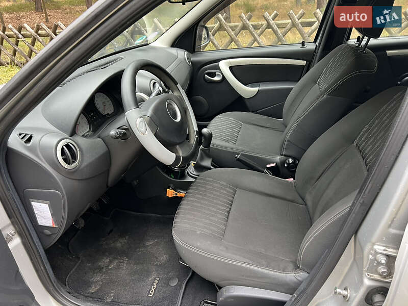Седан Dacia Logan 2011 в Ковеле