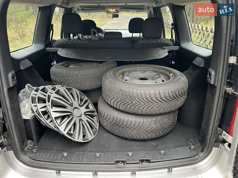 Седан Dacia Logan 2011 в Ковеле