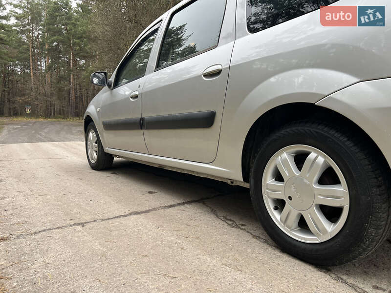 Седан Dacia Logan 2011 в Ковеле