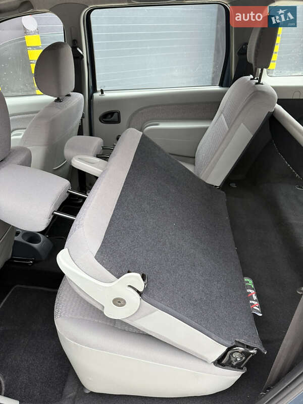 Седан Dacia Logan 2007 в Самборі фото 65 Седан Dacia Logan 2007 в Самборі