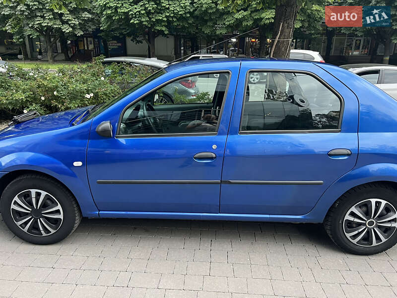 Седан Dacia Logan 2006 в Черновцах