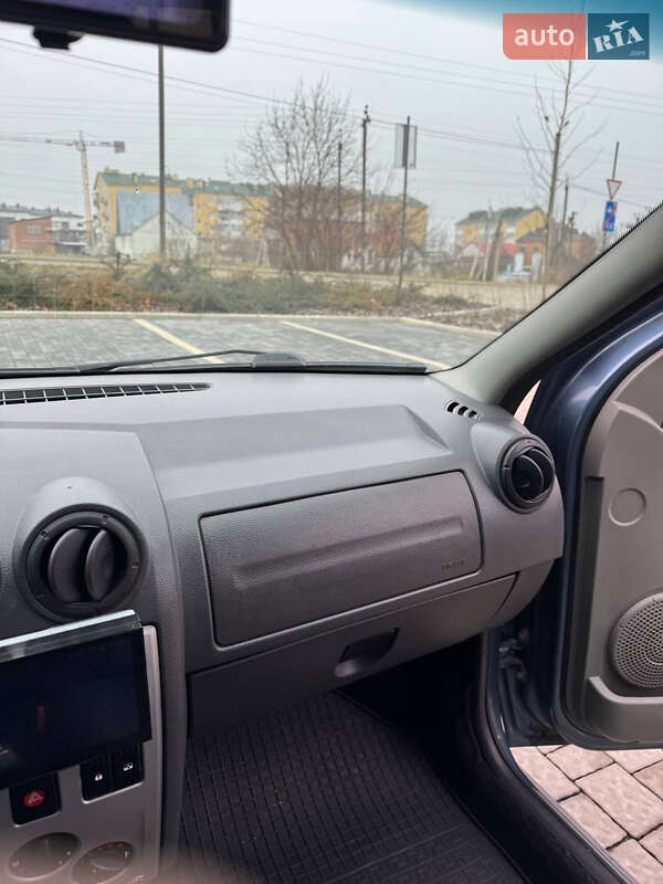Седан Dacia Logan 2009 в Тернополе