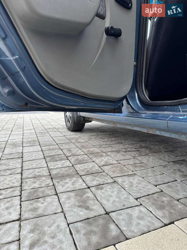 Седан Dacia Logan 2009 в Тернополе