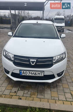 Седан Dacia Logan 2016 в Іршаві