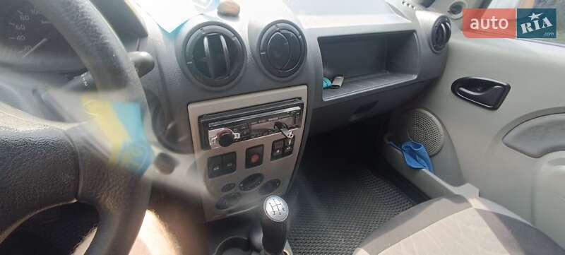 Седан Dacia Logan 2008 в Києві